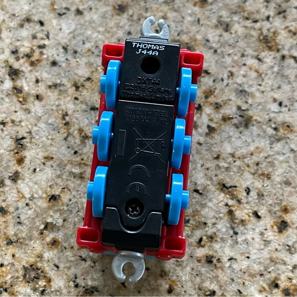 Thomas & Friends Take-n-Play Talking Thomas Train, Talks / lights up - Picture 6 of 7